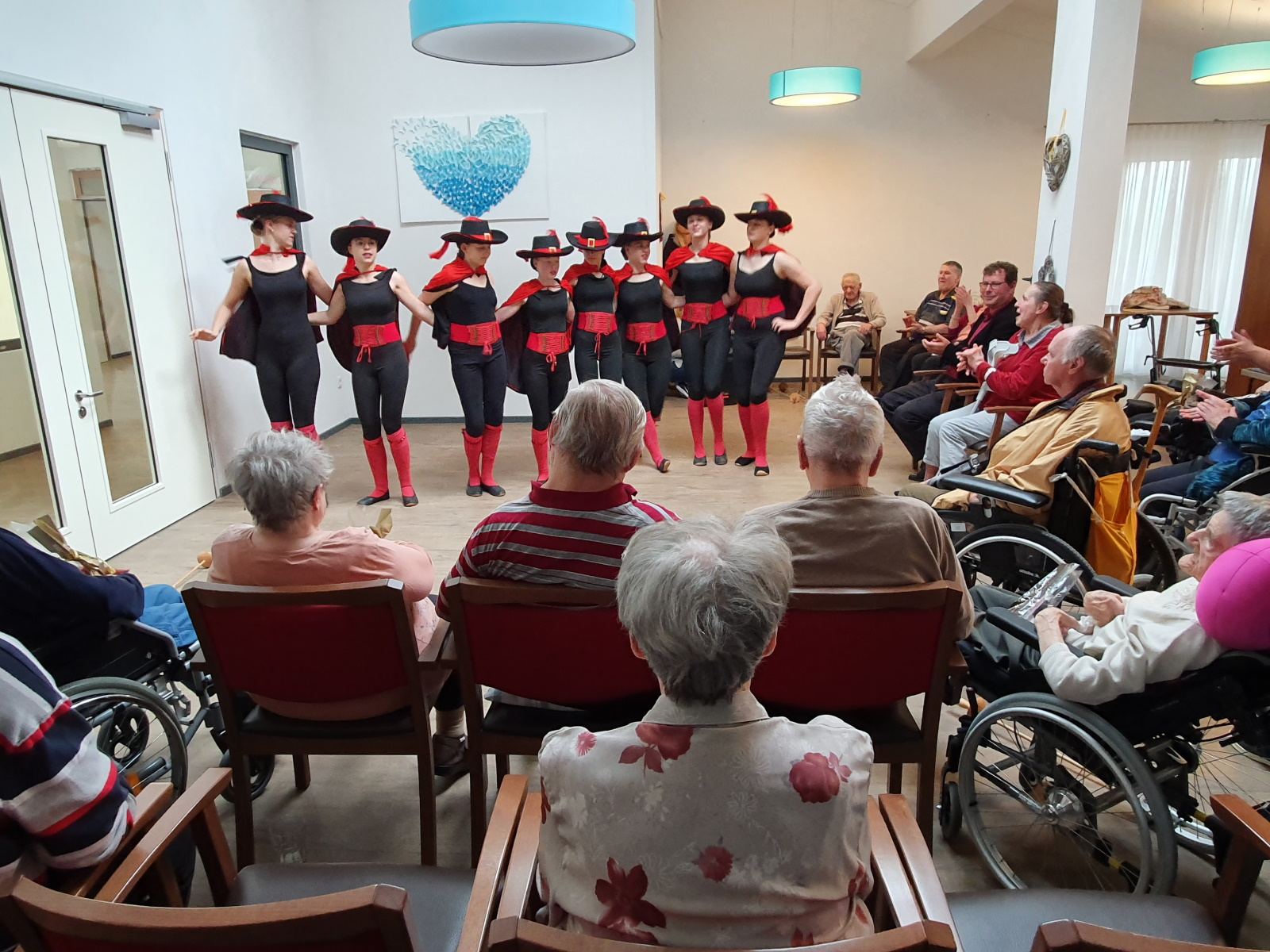 ProVita Sonnenstern besucht im Fruehling-5.jpg