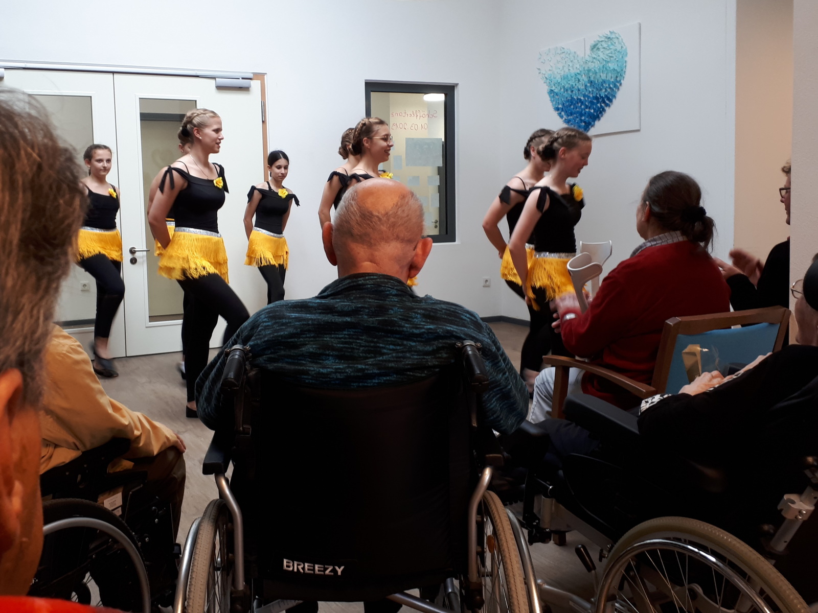 ProVita Sonnenstern besucht im Fruehling-6.jpg